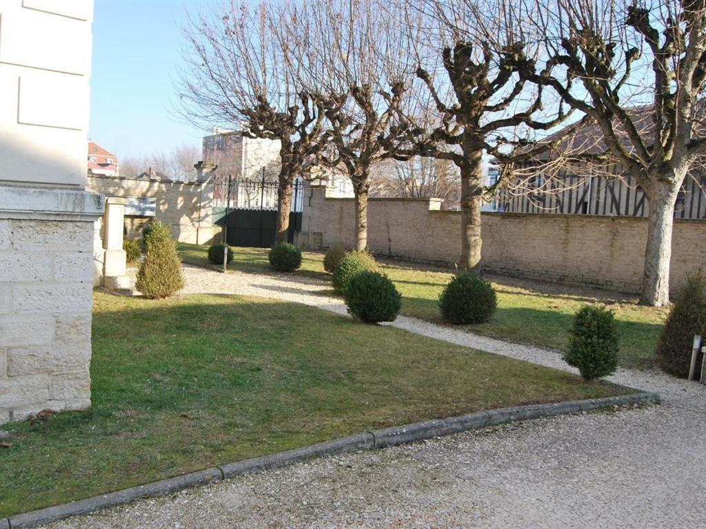 Gite La Tour Boileau Troyes Exteriör bild