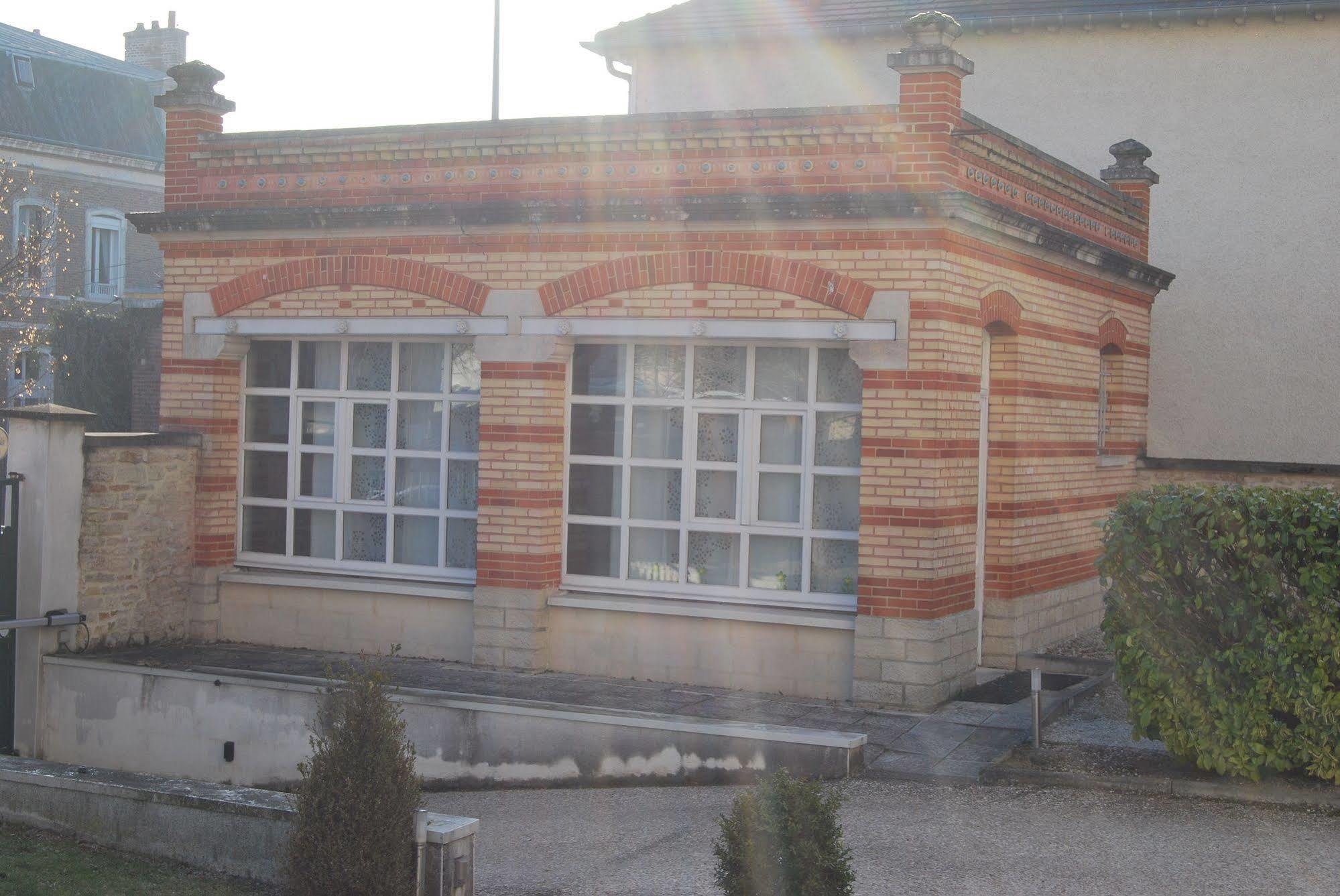 Gite La Tour Boileau Troyes Exteriör bild